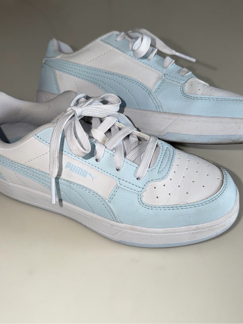 Puma Caven Low-Top Sneakers in White and Pastel Blue youth boys kids sz 3.5 US